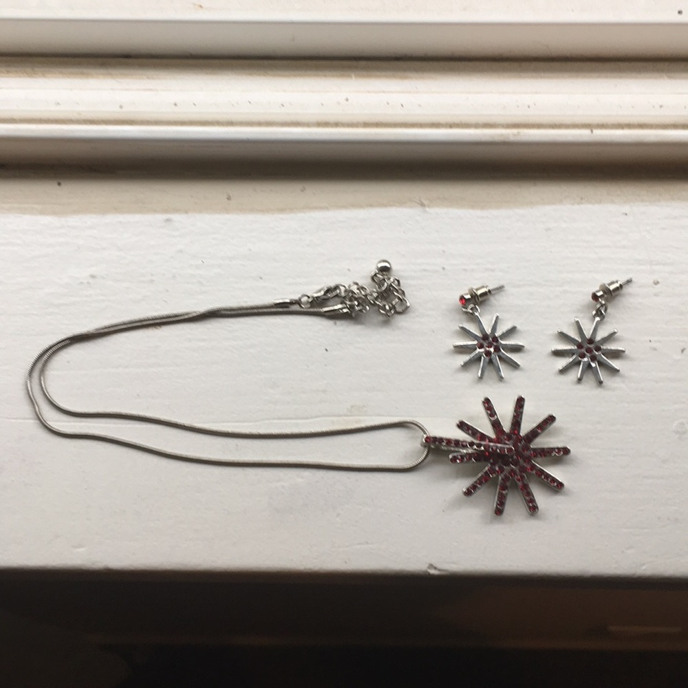 Necklace earring set